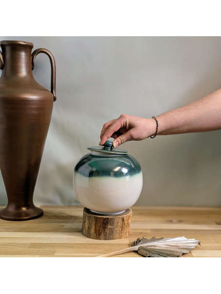Boîte de Rangement en Céramique Artisanale "Harmonie"