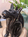 Loup en céramique modelé à la main