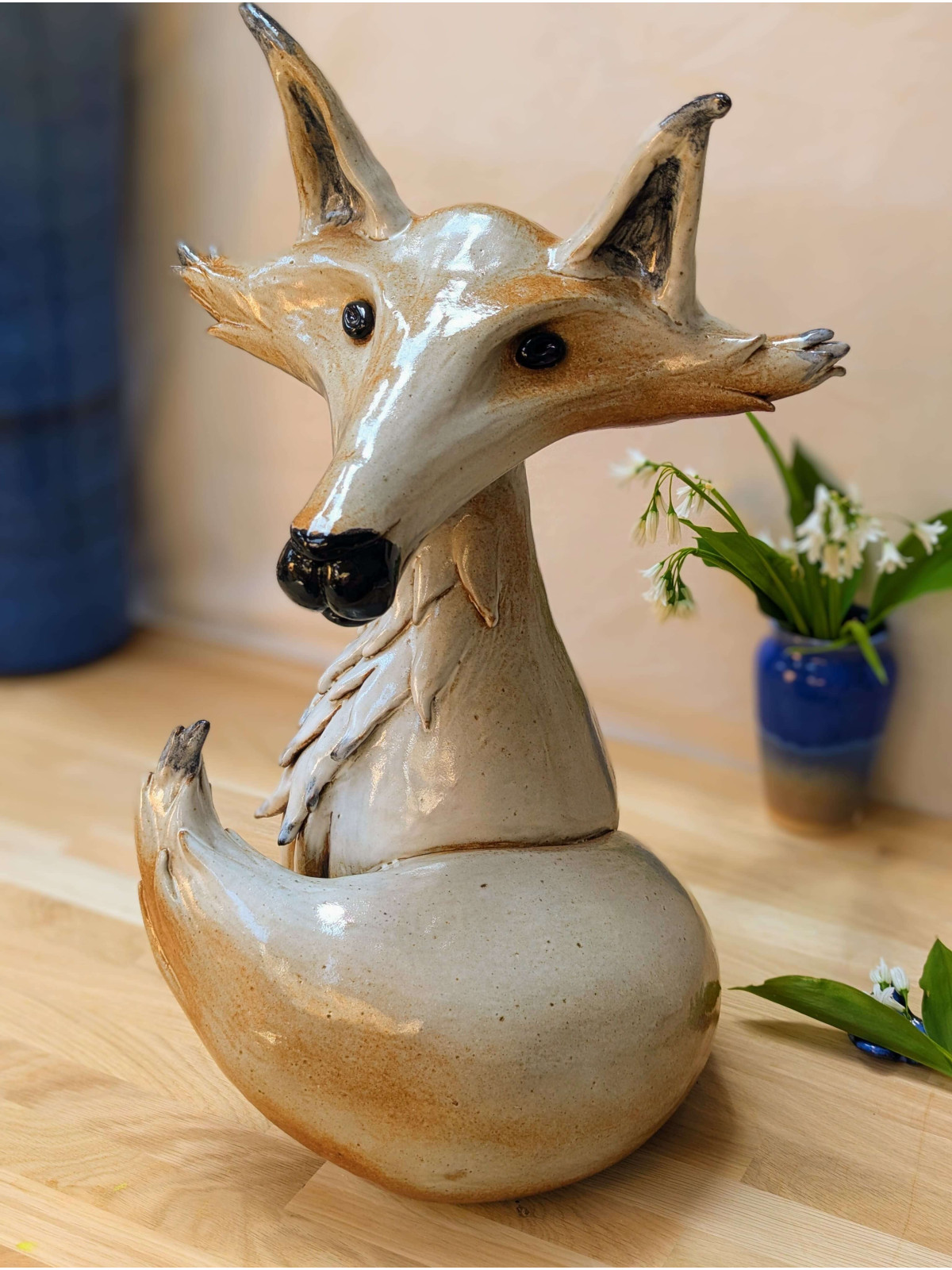 Renard modelé à la main