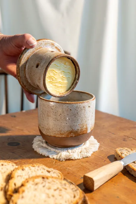 beurrier à eau céramique - La poterie de Sandra & Co